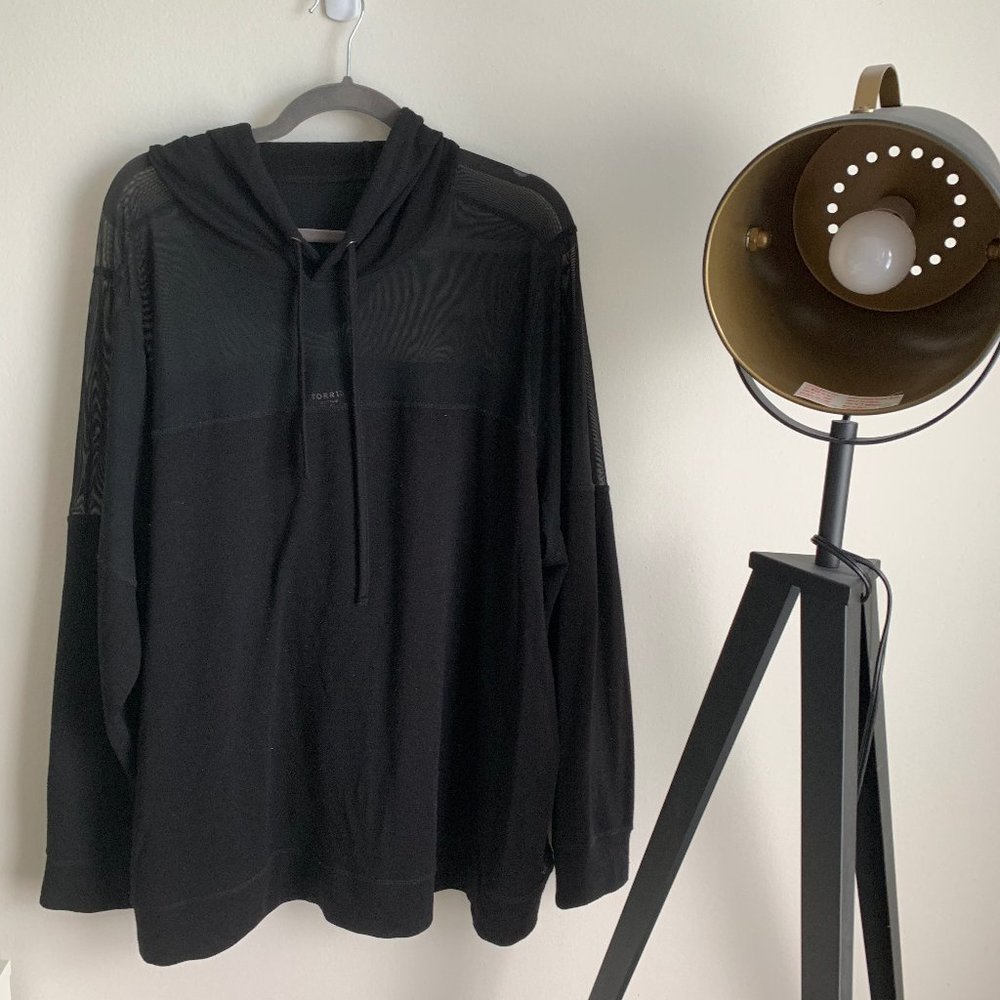 Black Athleisure Hoodie For Turning Heads @ Gym